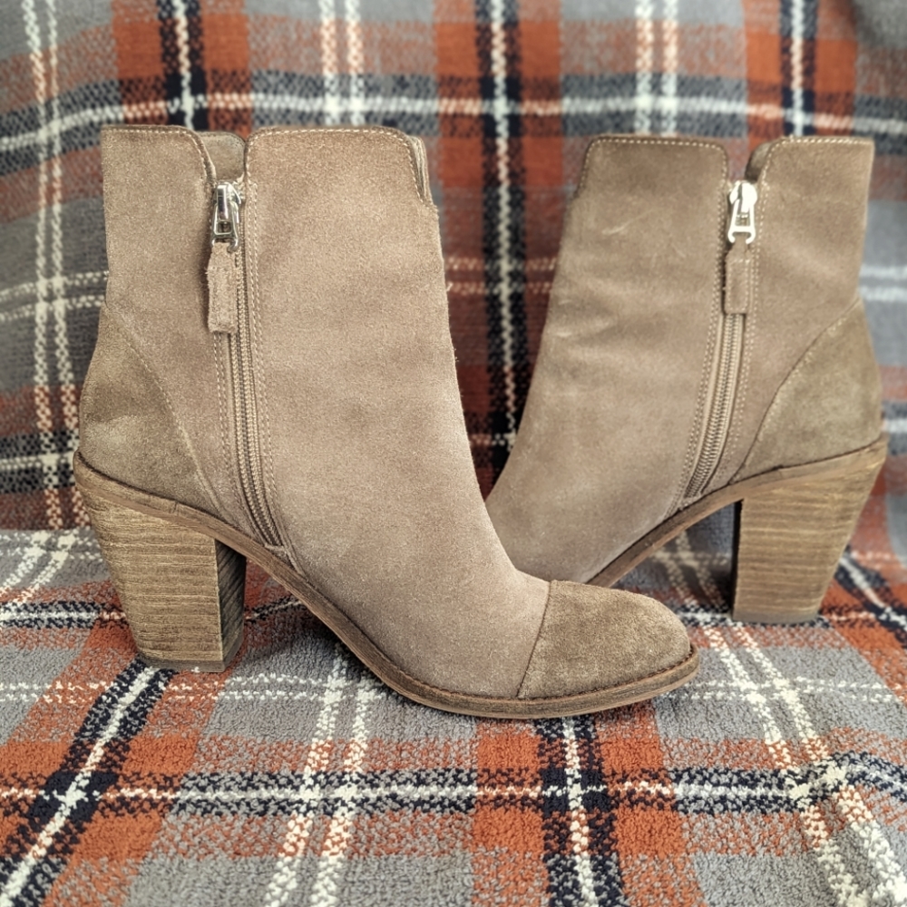 SoftWalk Fairhill Booties 7.5 Taupe